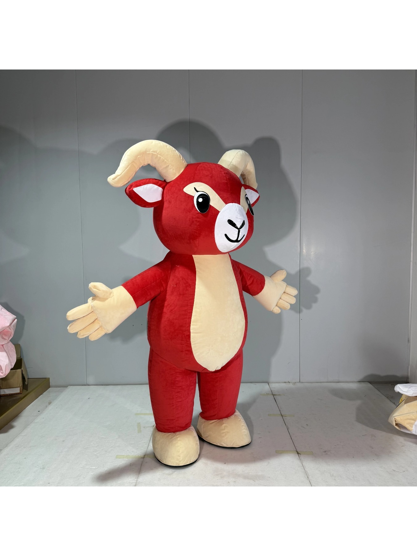 인플레이터블 빨간 염소 마스코트 의상, 성인용 만화 캐 - Costumes 리뷰 및 가격